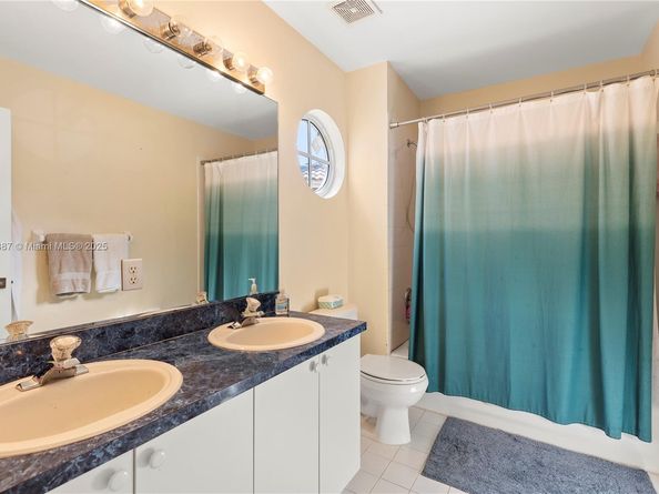 5854 Eagle Cay Cir, Coconut Creek FL 33073
