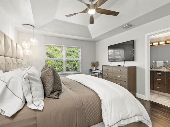 5854 Eagle Cay Cir, Coconut Creek FL 33073
