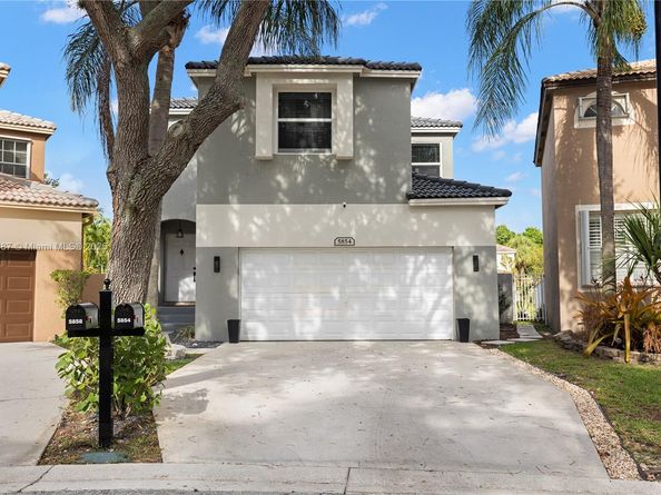 5854 Eagle Cay Cir, Coconut Creek FL 33073