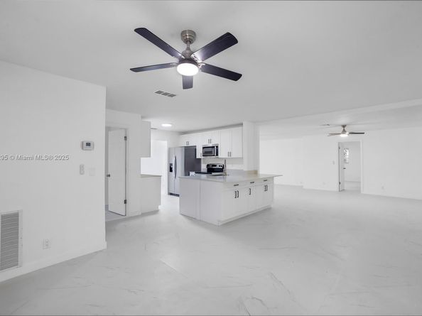 11390 NW 37th St, Coral Springs FL 33065