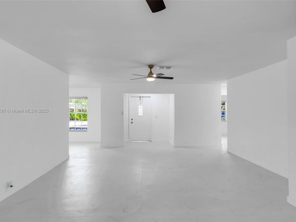 11390 NW 37th St, Coral Springs FL 33065
