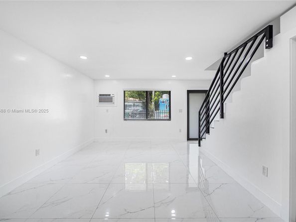 131 NE 77th St, Miami FL 33138