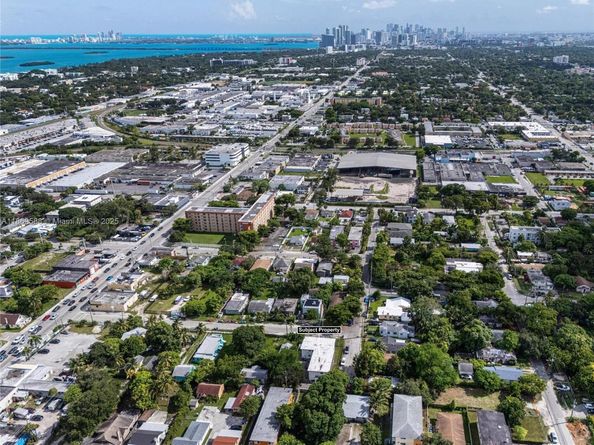 131 NE 77th St, Miami FL 33138