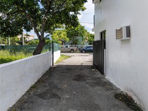 131 NE 77th St, Miami FL 33138