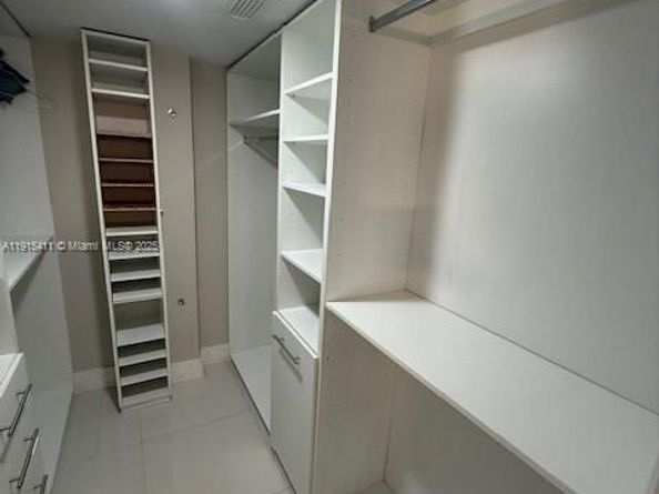 3600 NE 170th St 407, North Miami Beach FL 33160