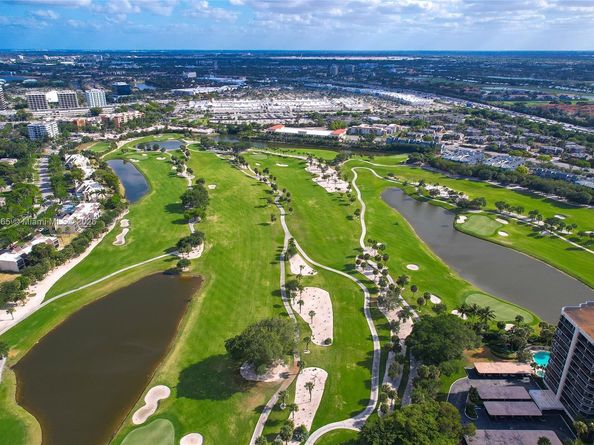 2450 Presidential Way 1607, West Palm Beach FL 33401