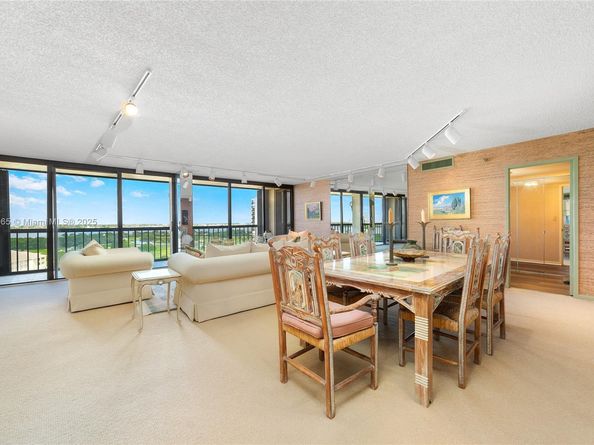 2450 Presidential Way 1607, West Palm Beach FL 33401