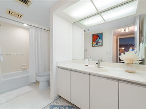 2450 Presidential Way 1607, West Palm Beach FL 33401