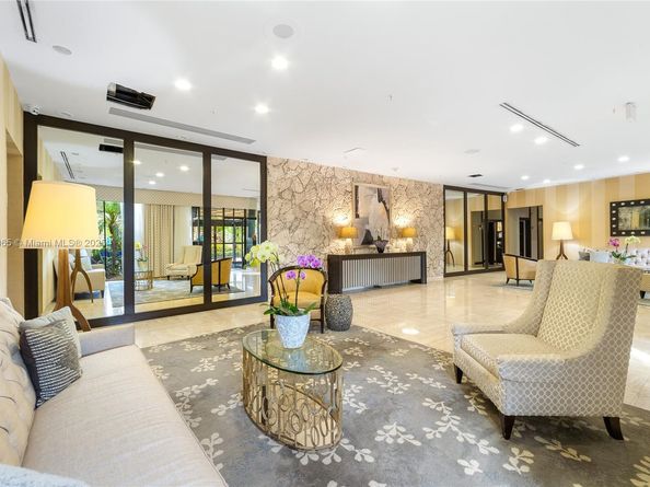 2450 Presidential Way 1607, West Palm Beach FL 33401