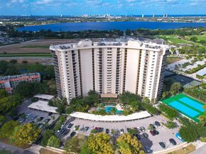 2450 Presidential Way 1607, West Palm Beach FL 33401