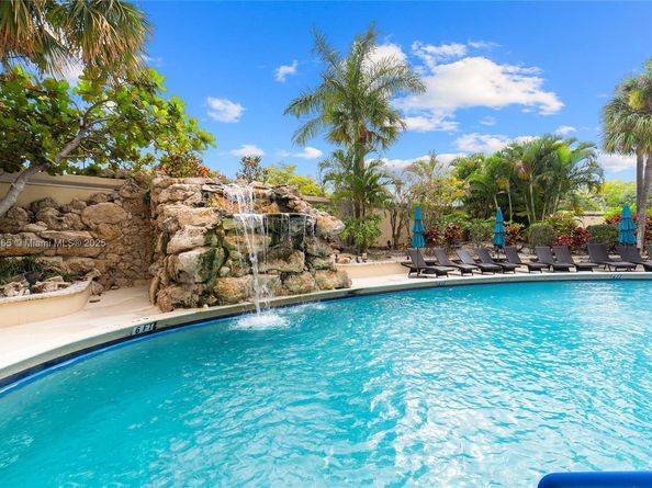 2450 Presidential Way 1607, West Palm Beach FL 33401