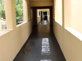 922 NE 199th St 3D Apt 304, Miami FL 33179