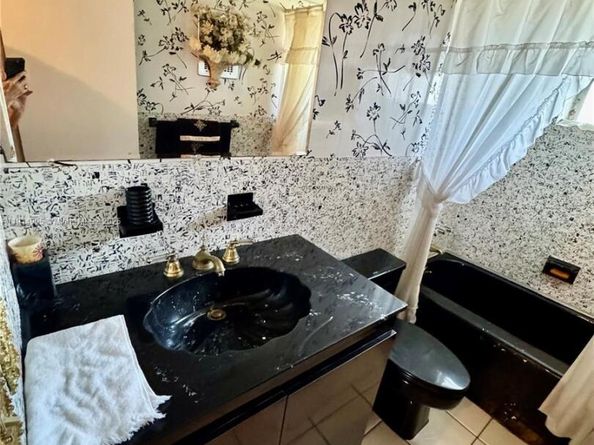 724 Garden Ct, Plantation FL 33317