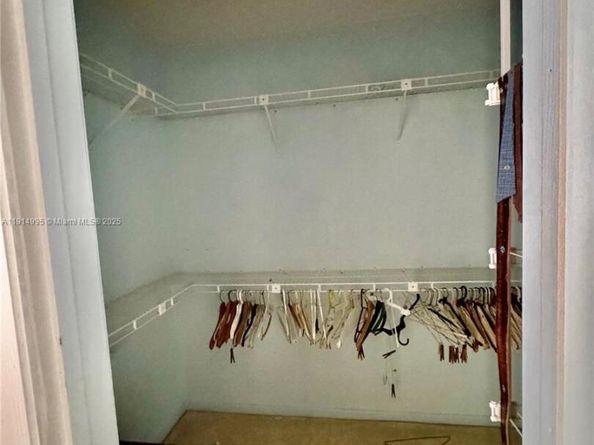 724 Garden Ct, Plantation FL 33317