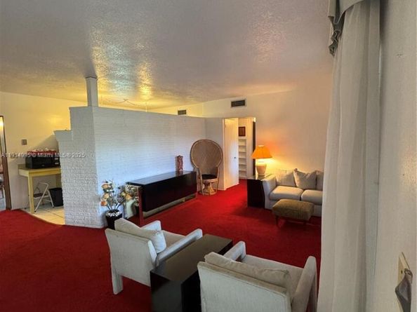 724 Garden Ct, Plantation FL 33317