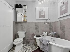 317 S Riverside Dr, Pompano Beach FL 33062