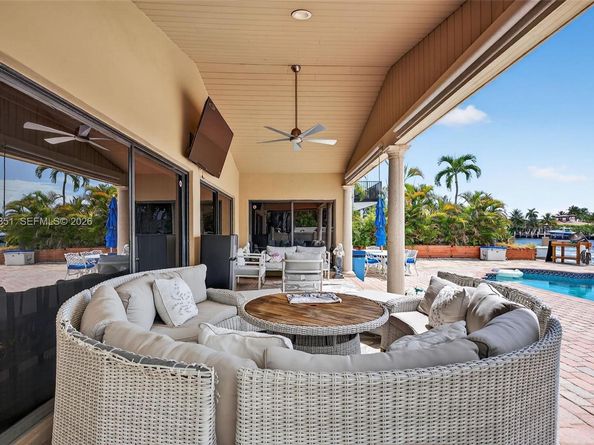 317 S Riverside Dr, Pompano Beach FL 33062