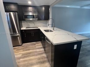 9440 Fontainebleau Blvd 213, Miami FL 33172