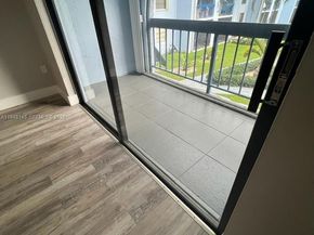 9440 Fontainebleau Blvd 213, Miami FL 33172