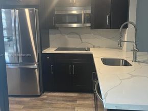 9440 Fontainebleau Blvd 213, Miami FL 33172