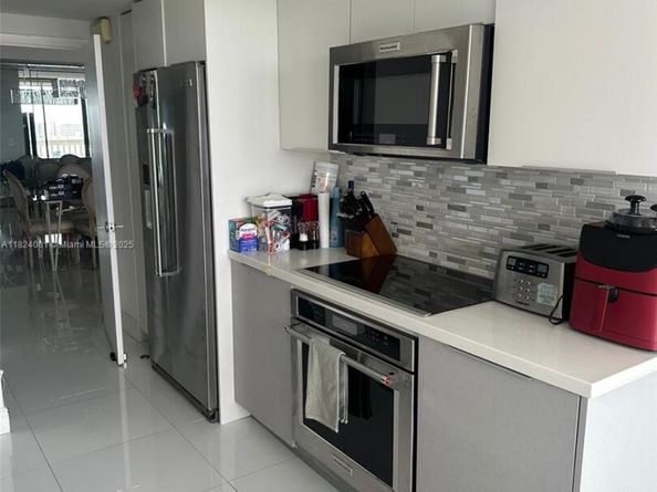 2000 Island Blvd 808, Aventura FL 33160