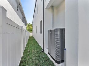 701 SW 17th Street, Fort Lauderdale FL 33315