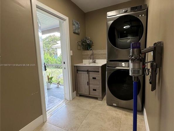 Undisclosed Address #A11887811, Coral Springs FL 33065