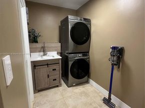 Undisclosed Address #A11887811, Coral Springs FL 33065