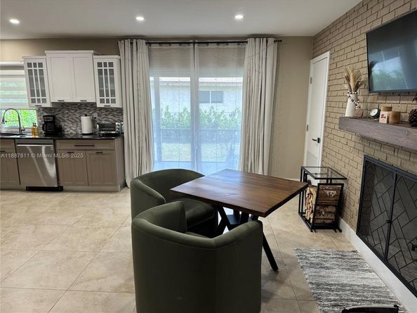Undisclosed Address #A11887811, Coral Springs FL 33065