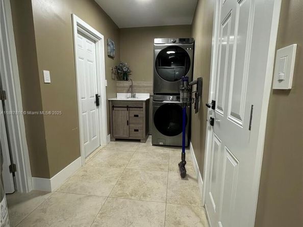 Undisclosed Address #A11887811, Coral Springs FL 33065