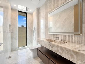 2094 Prairie Ave, Miami Beach FL 33139