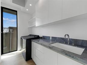 2094 Prairie Ave, Miami Beach FL 33139