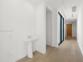 2094 Prairie Ave, Miami Beach FL 33139