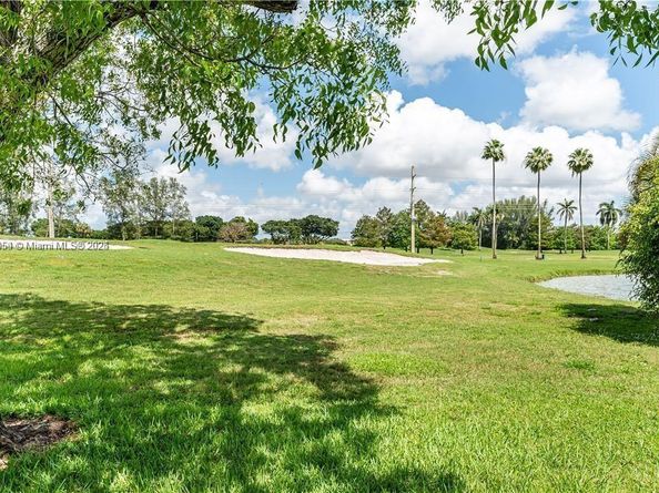 9520 S Hollybrook Lake Dr 205, Pembroke Pines FL 33025