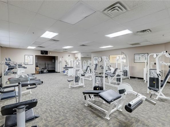 9520 S Hollybrook Lake Dr 205, Pembroke Pines FL 33025