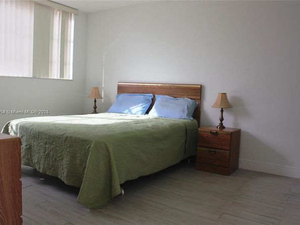 9520 S Hollybrook Lake Dr 205, Pembroke Pines FL 33025