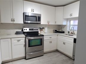 9520 S Hollybrook Lake Dr 205, Pembroke Pines FL 33025