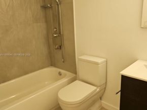 557 Michigan Ave 211 W/PARKING, Miami Beach FL 33139