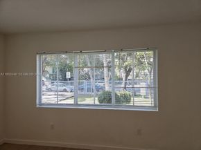 557 Michigan Ave 211 W/PARKING, Miami Beach FL 33139