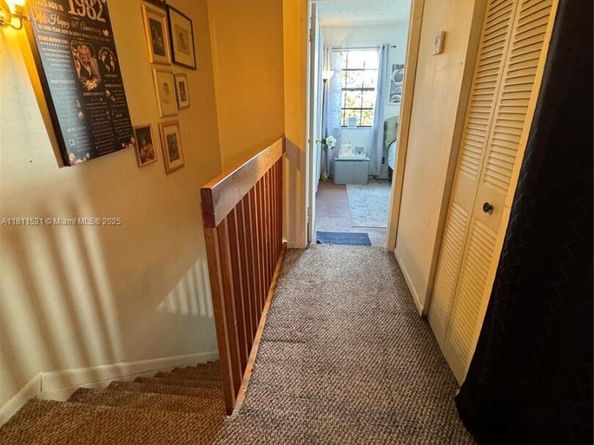 10428 NW 3rd St, Pembroke Pines FL 33026