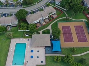10428 NW 3rd St, Pembroke Pines FL 33026