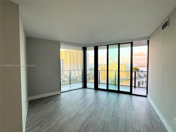 Undisclosed Address #A11869900, Miami FL 33137
