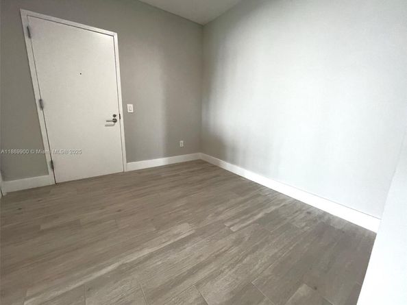 Undisclosed Address #A11869900, Miami FL 33137