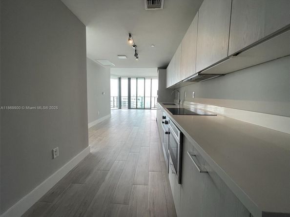 Undisclosed Address #A11869900, Miami FL 33137