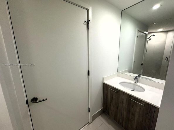Undisclosed Address #A11869900, Miami FL 33137