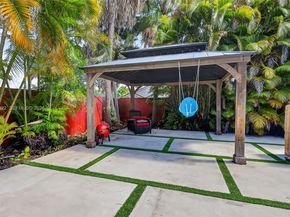 18198 NW 61st Ct, Hialeah FL 33015