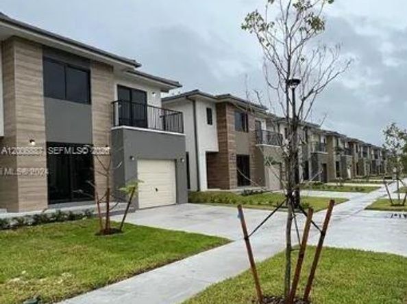 1167 NW 2nd St, Florida City FL 33034