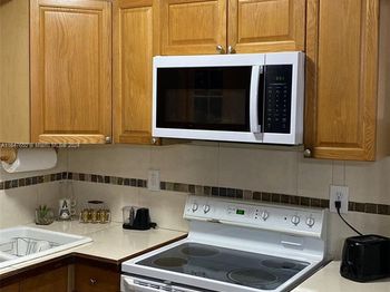 4050 NW 135th St