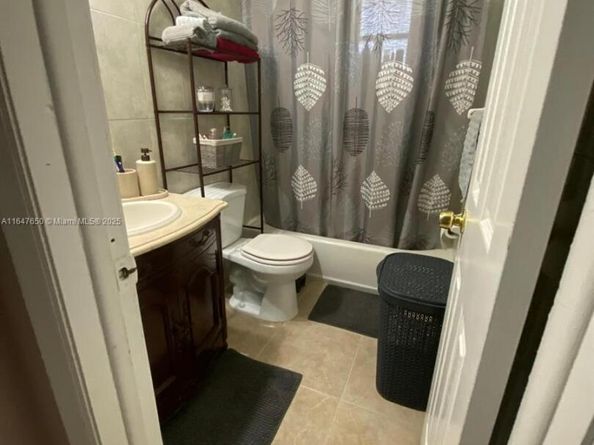 4050 NW 135th St 201, Opa-Locka FL 33054