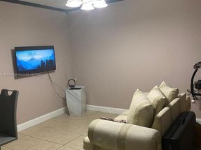 4050 NW 135th St 201, Opa-Locka FL 33054